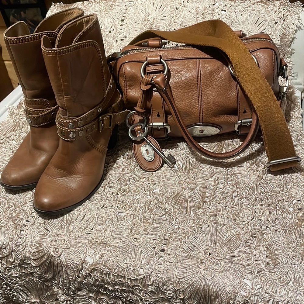 Fossil brown leather boots